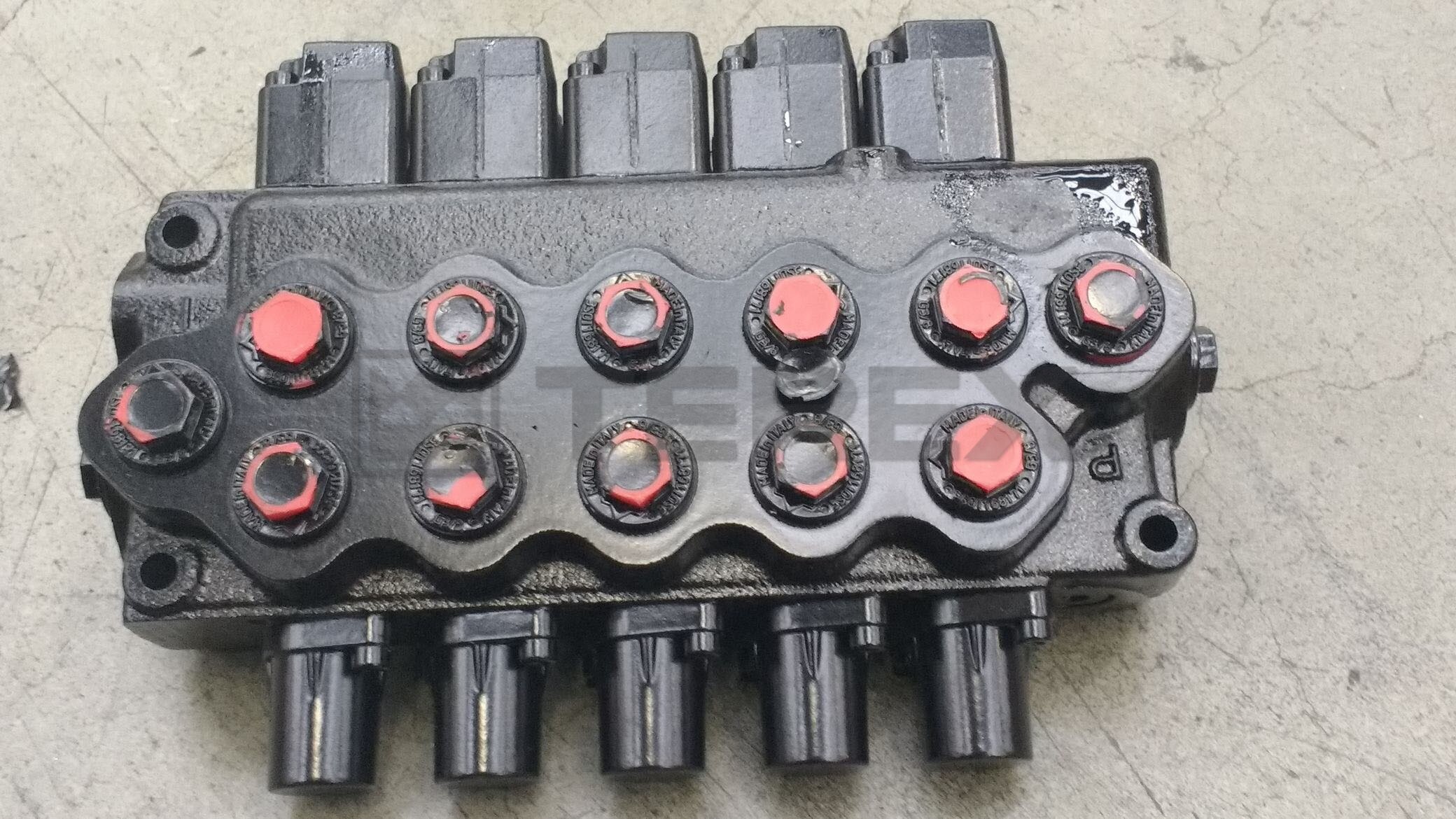 WALVOIL C VALVE 5 BANK SD5/5-P KG3 18L