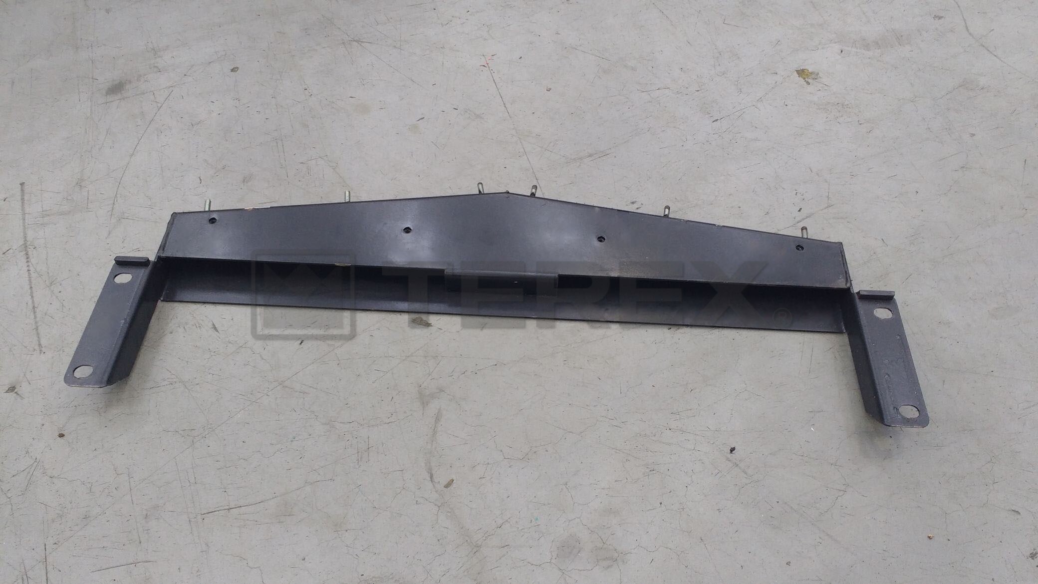 FEEDER TAIL DRUM SCRAPER MOUNTING