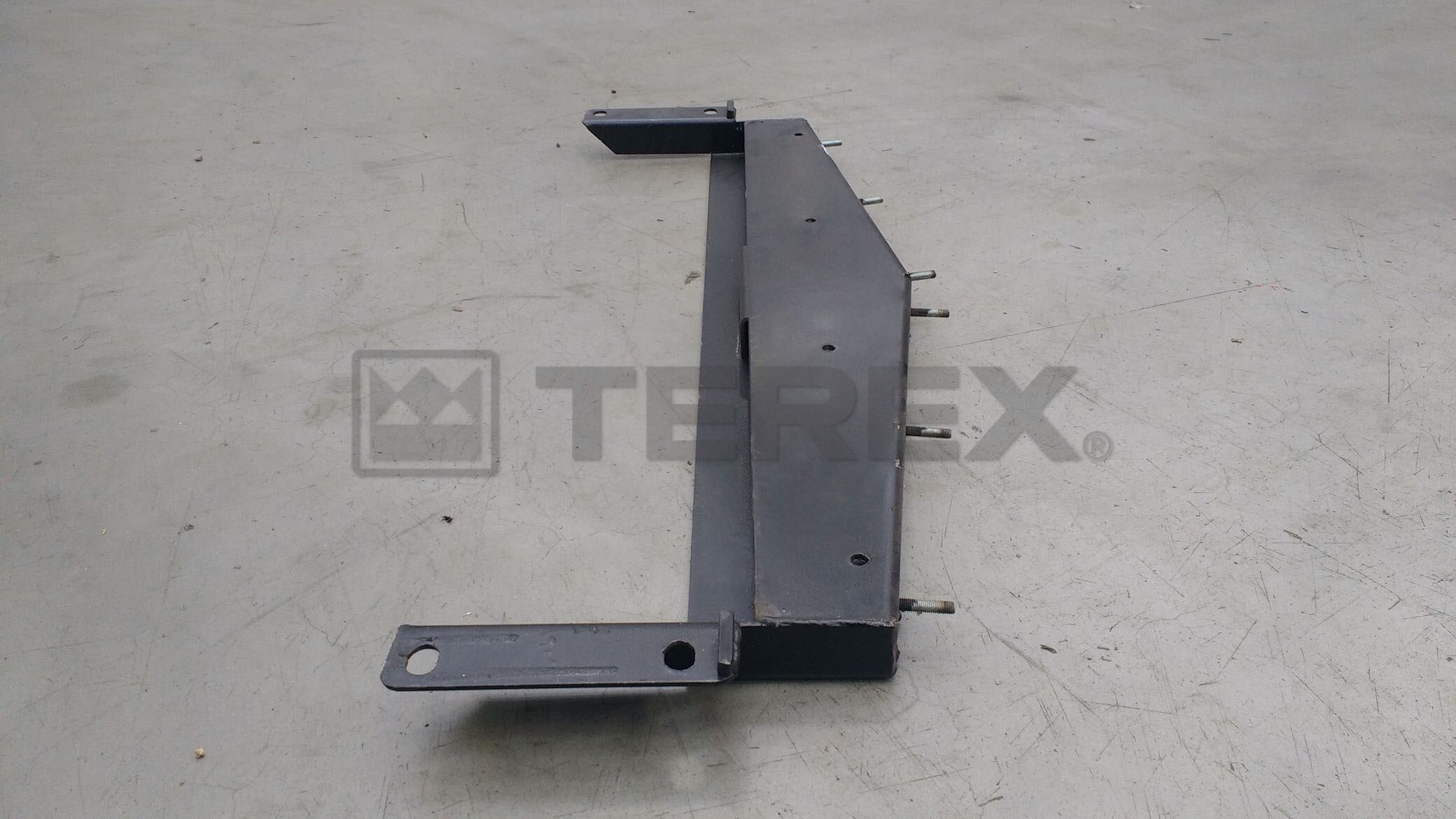 FEEDER TAIL DRUM SCRAPER MOUNTING