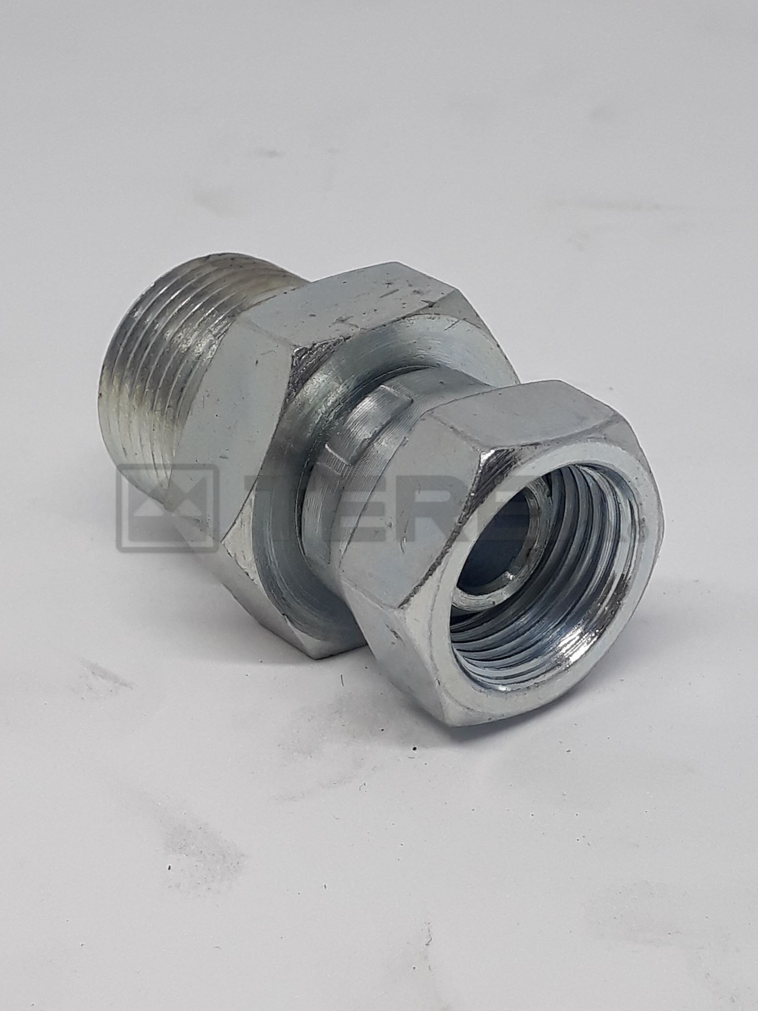 SWIVEL NUT BSP 3/4M-1/2F