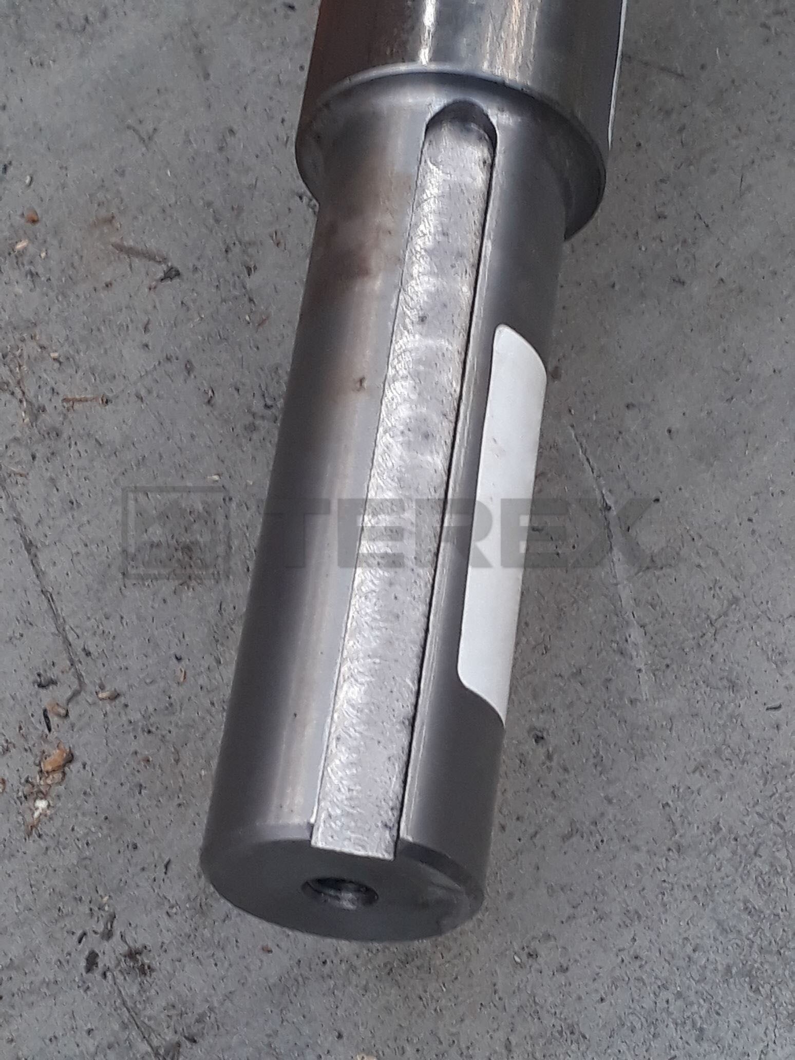 510 COMMANDER FEEDER DRIVE SHAFT