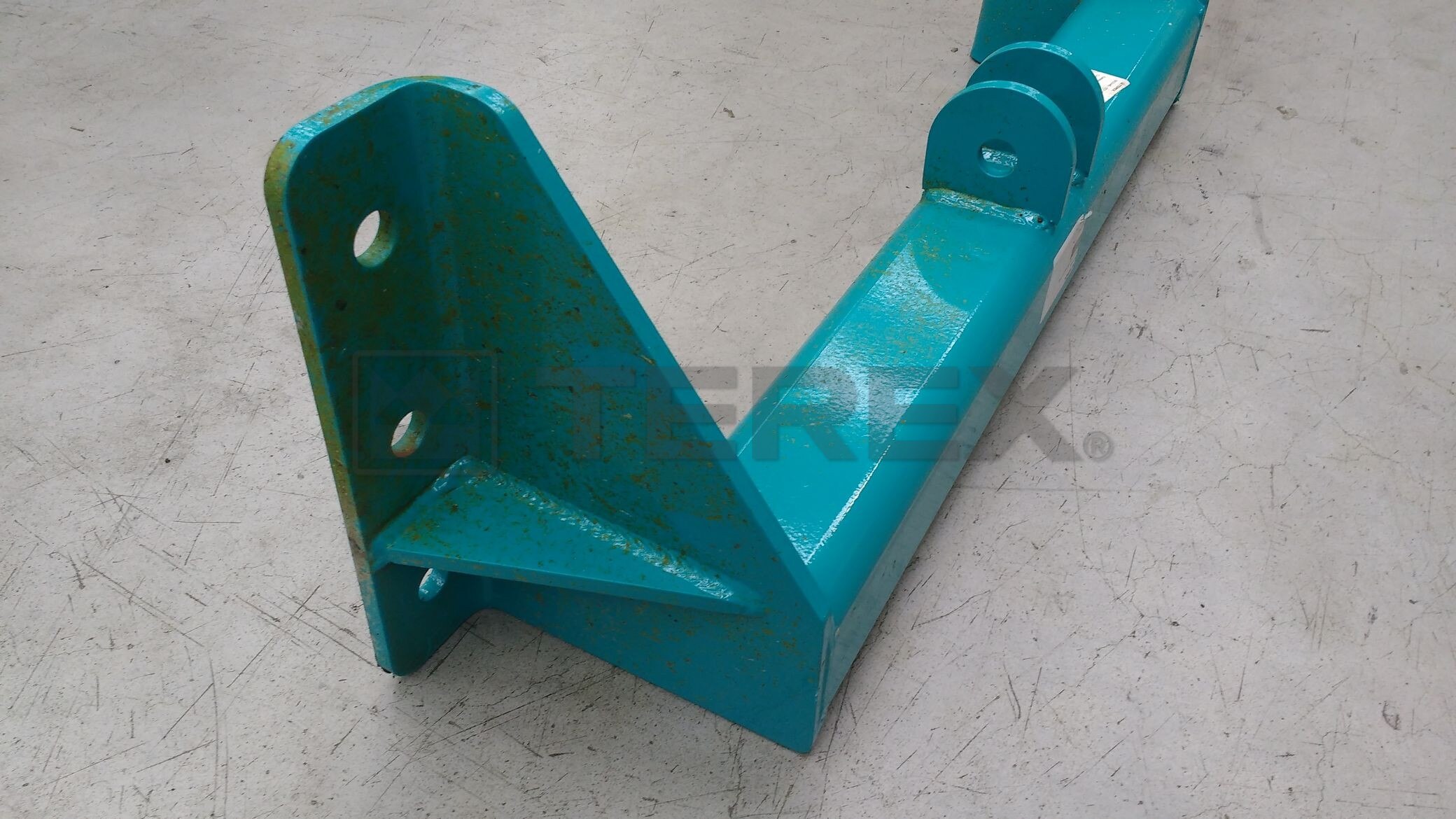 SIDE CONVEYOR MIDDLE RAM MOUNTING