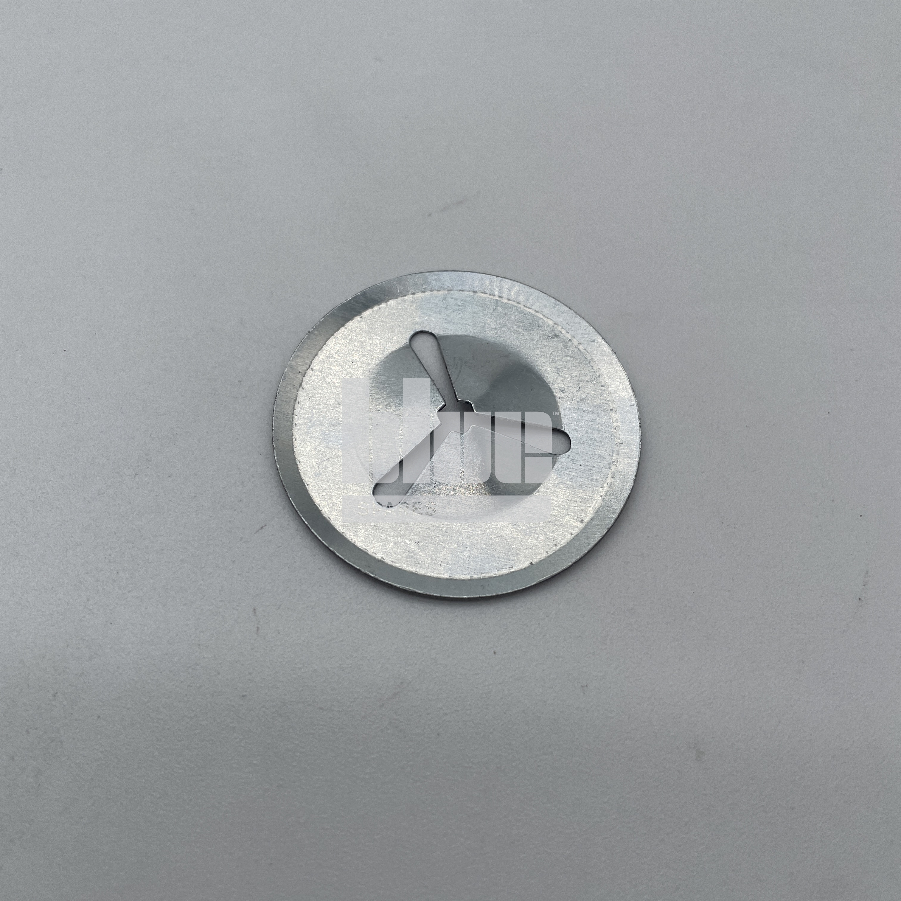 RETAINING CLIP