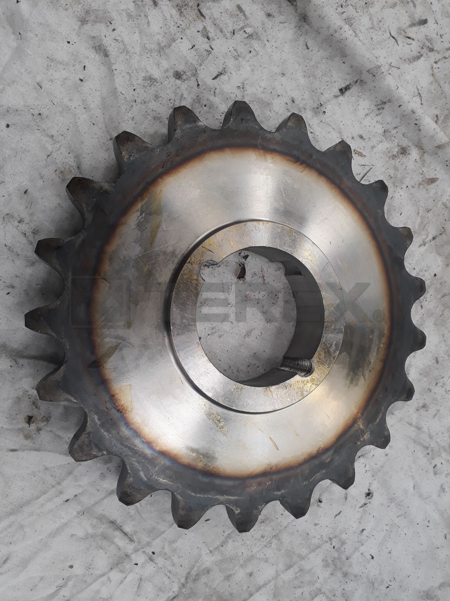 615 /725 TROM DRIVE SPROCKET(TRANSMISSION)