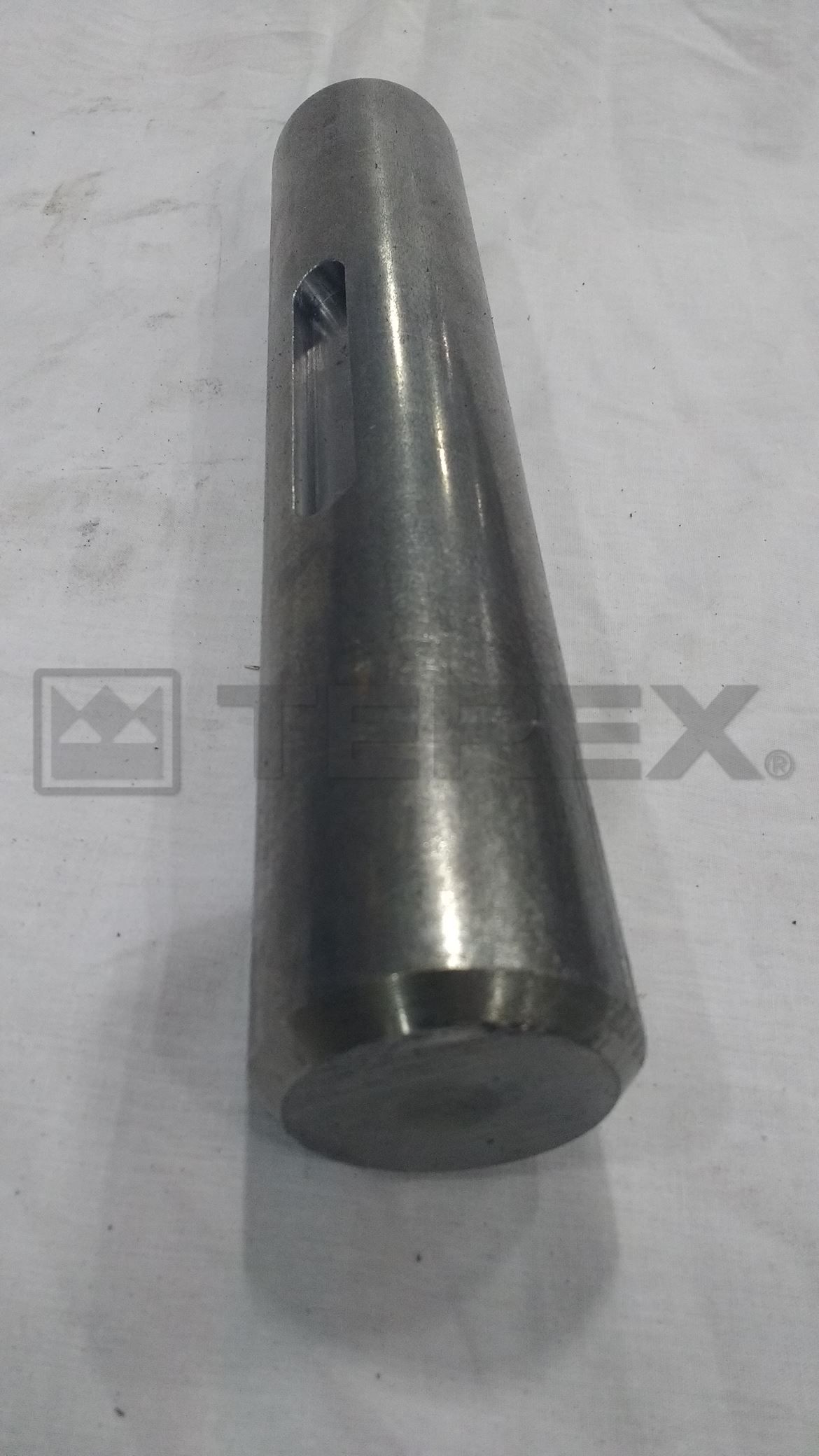 511 TROMMEL SUPPORT WHEEL SHAFT (ALSO 616/620/725)