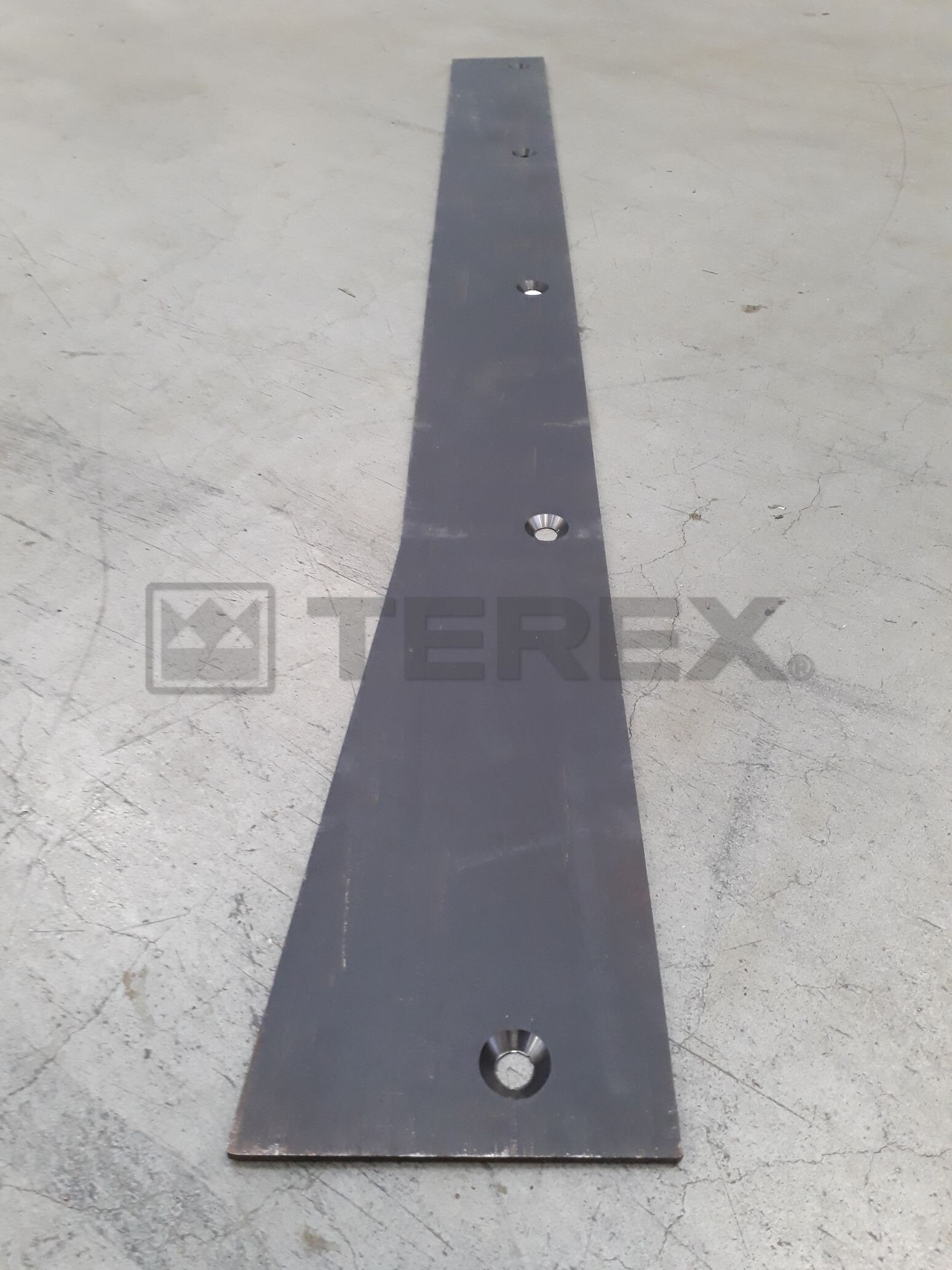RH LOWER WEAR PLATE